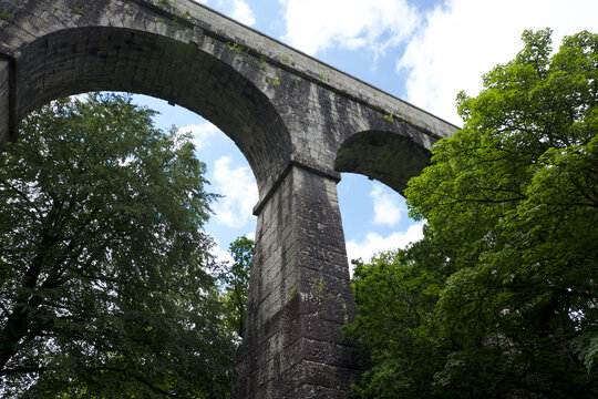 Treffry Viaduct 19th century industrial remains and World Heritage Site The Luxulyan Valley or Glynn Gwernan meaning alder tree valley River Par  Cornwall England UK 