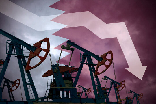 Decrease in oil production in Russia. Economic crisis, fuel default. Rejection of hydrocarbons. Oil supplies are down