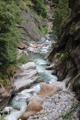 Fluss in den Alpen