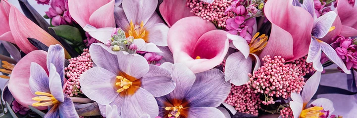 Fotobehang pink violet Autumn Colorful fall bouquet. Beautiful flower composition with tulip. Flower shop and florist design concept. close up, floral background © Serenkonata