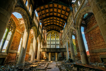 Fototapeta na wymiar An abandoned church and theater in Gary, Indiana