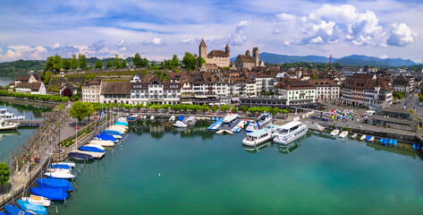 Fototapeta na wymiar Rapperswil-Jona medieval old town and castle on Zurich lake, Switzerland, is a popular tourist destination from Zurich