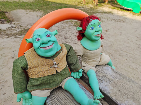 Cartoon couple Shrek and Princess Fiona