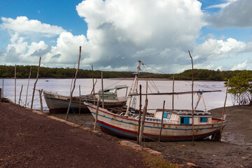 Naklejka na ściany i meble Embarcações no porto da cidade de Guimarães, Maranhão - Brasil