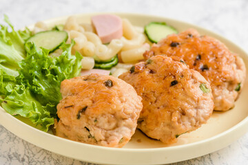 鶏肉団子の照り焼き