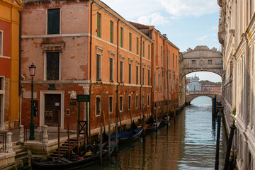 Fototapeta na wymiar The Bridge of Sighs and San Giorgio island early in the morning, Venice, Italy