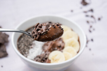 Chocolate smoothie bowl