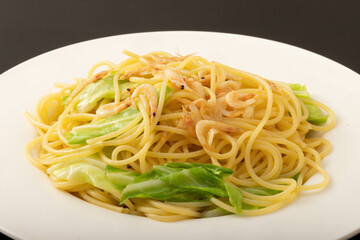 桜えびとキャベツのペペロンチーノ