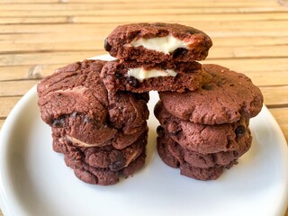 chocolate chip cookies