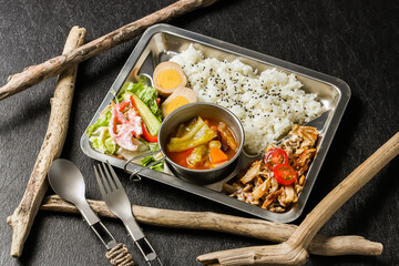 トルコ料理ケバブライス　Photo of Turkish food Kebab lunch box