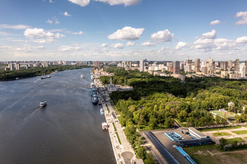 Fototapeta premium Panoramic drone views of city blocks, recreation parks and the Moscow embankment