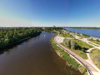 Fototapeta na wymiar Panoramic drone views of city blocks, recreation parks and the Yaroslavl embankment
