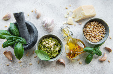 Green basil pesto