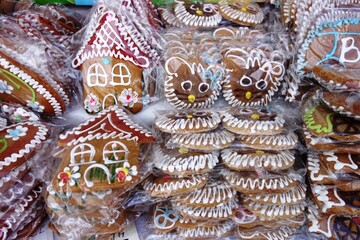 gingerbread in house and face shape