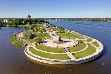 Panoramic drone views of city blocks, recreation parks and the Yaroslavl embankment