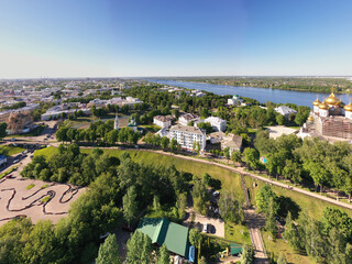Fototapeta na wymiar Panoramic drone views of city blocks, recreation parks and the Yaroslavl embankment