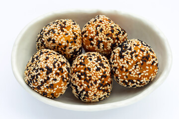 Thai dessert, Kanom Kai Hong. Sesame balls, mung bean Filling