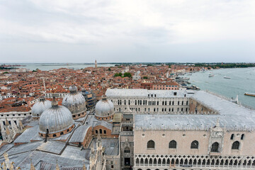 Fototapeta na wymiar View of the Doge's Palace in Venice from the St Mark's Campanile