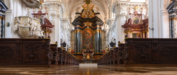 Innenansicht Schönenbergkirche am Schönenberg nahe Ellwangen (Jagst) in Baden-Württemberg - obrazy, fototapety, plakaty