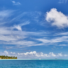 Fototapeta na wymiar Beaches of the Maldives. Tourism, travel and vacation in a luxury resort 