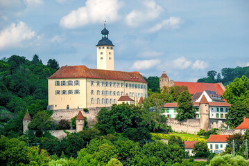 Barockschloss Horneck über dem Neckar bei Gundelsheim, Baden-Württemberg, Deutschland