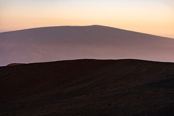 Fototapeta na wymiar Sunset on the top of Mauna Kea on the Big Island of Hawaii