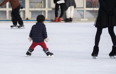 アイススケート練習　子供