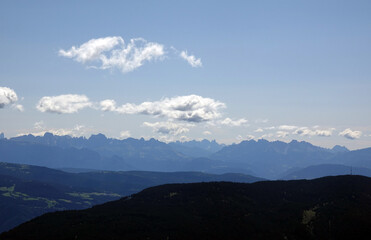Obraz premium Blick aus dem Vinschgau zu den Dolomiten