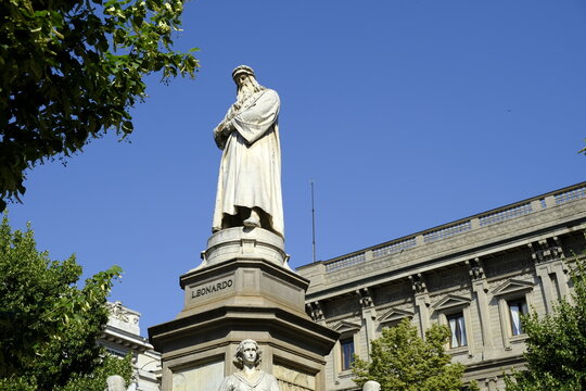 Statue of Leonardo da Vinci in Milan. Italy.