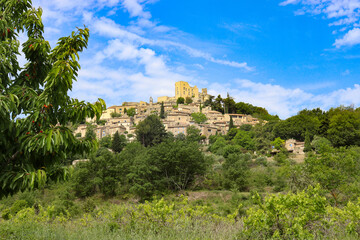Fototapeta premium Blick auf das Dorf Lacoste im Luberon, Provence, Frankreich
