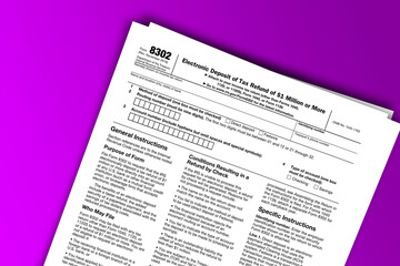 Form 8302 documentation published IRS USA 43111. American tax document on colored - obrazy, fototapety, plakaty