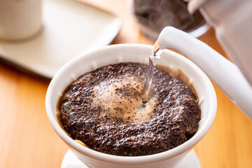 コーヒーを淹れる