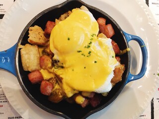 Poached Eggs and potatoes casserole 
