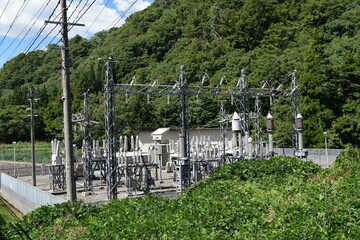 山間部の屋外変電設備