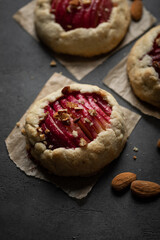 tarte rustique fait maison nectarine et amande
