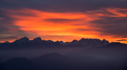 Fototapeta na wymiar Vivid sunset in the mountains