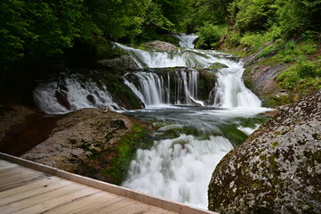 おしどり隠しの滝