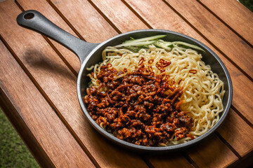 炸醤麺　韓国料理　zha jiang mian