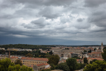 Fototapeta na wymiar panoramic view of city of Pula from the medieval fortress 