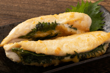 鶏ささみ紫蘇チーズ包み焼き