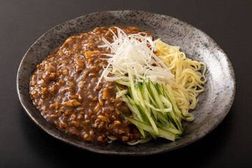 ジャージャー麺