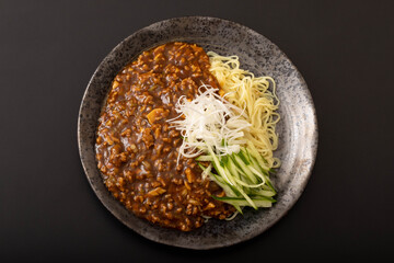 ジャージャー麺