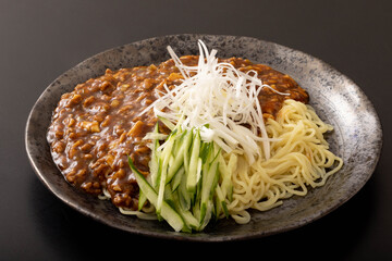 ジャージャー麺