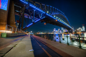 Fototapeta na wymiar city harbour bridge at night