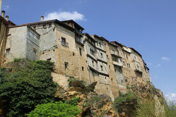 Casas colgadas