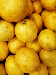 fresh yellow lemons in the market