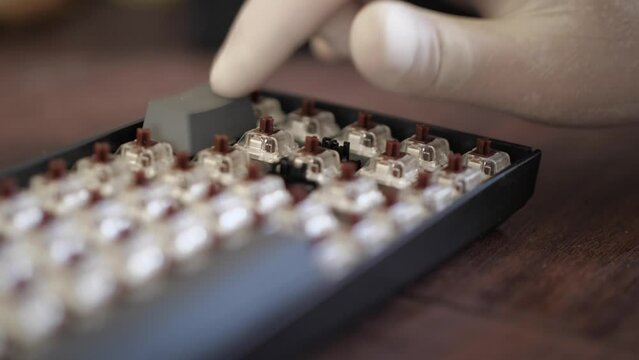 Assembling a mechanical keyboard on brown switches. clicking sounds