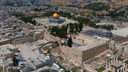 Fototapeta premium Western wall (kotel) and al Aqsa mosque, aerial,israel Drone and unique shot from Jerusalem in summer of 2022, the Kotel and al Aqsa mosque, israel