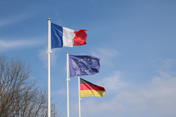 Drapeaux de la France de l'Europe et de l'Allemagne
