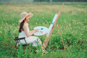 girl is drawing